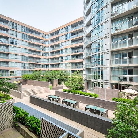 City Center Suites Toronto Exterior photo